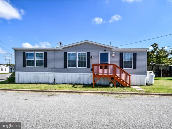 52 Vista Mobile Dr, Dundalk, MD 21222