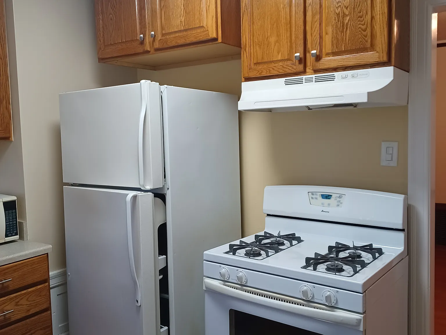 2 bed, 1.5 bath, 1500 sqft, $2,400 — Photo 2