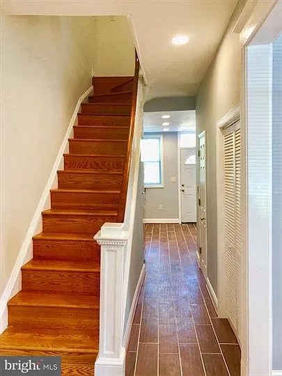 635 Kenyon St NW #A — Photo 2