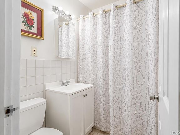 5th image of 415 E 187th St #2E