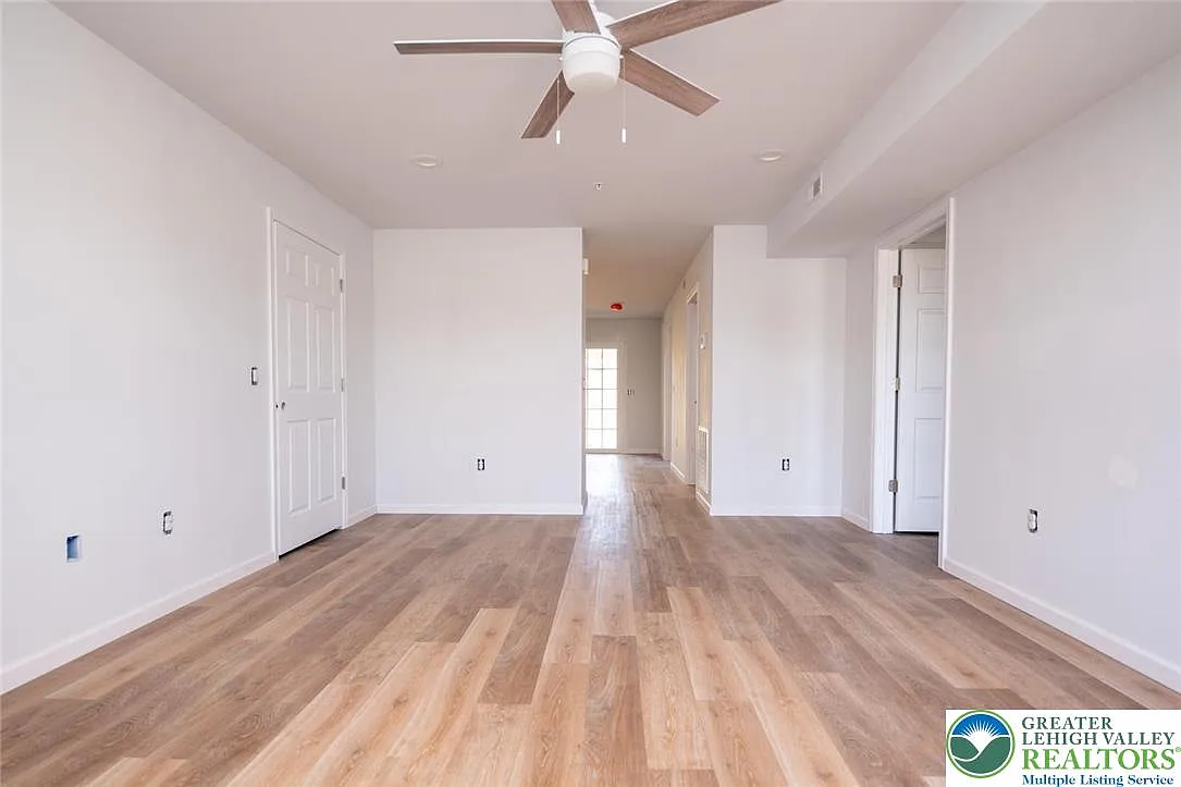 2 bed, 2.0 bath, 1407 sqft, $1,850 — Photo 2