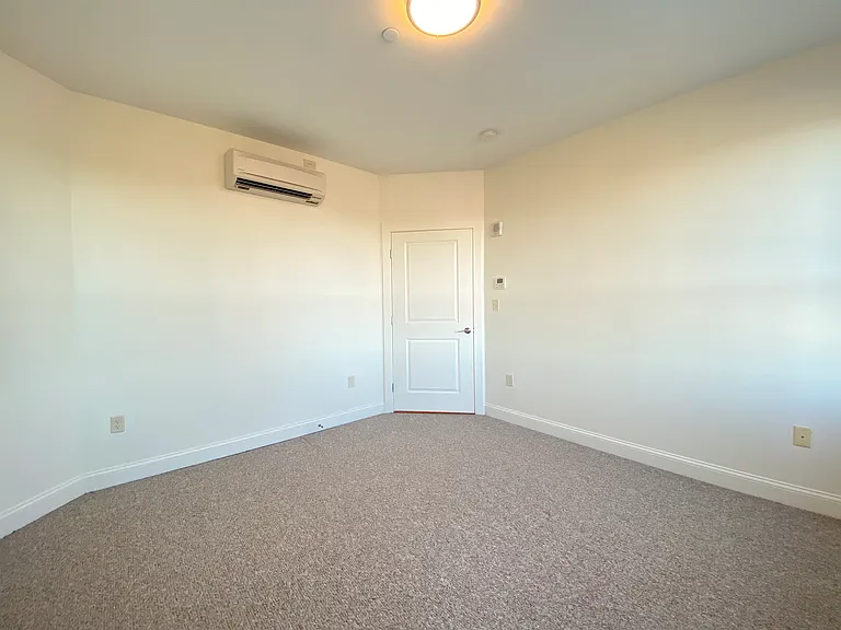 Red Oak at 875 Elm Street — Photo 28