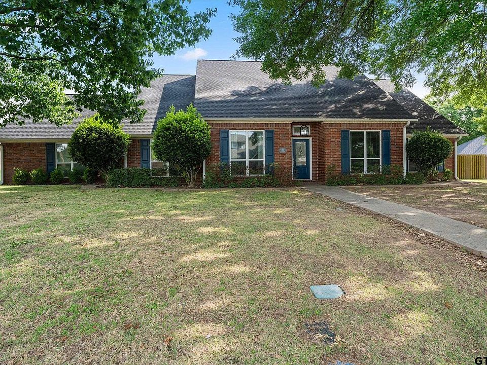 1st image of 216 Turnberry Cir