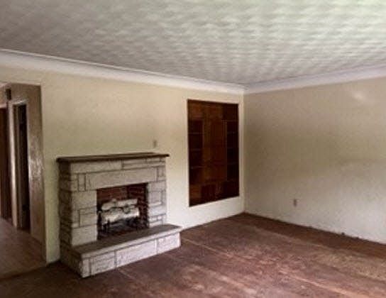 4th image of 1745 Alexander St