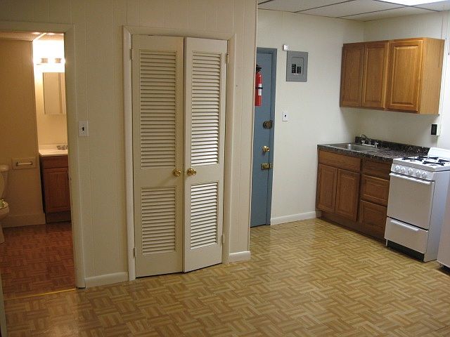 2nd image of 2007 Chestnut St APT A2