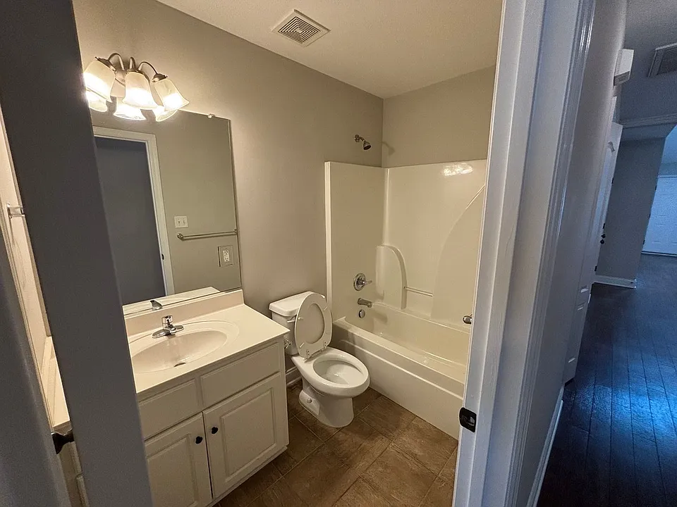 829 Bryan Cir