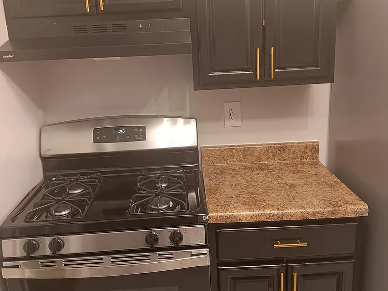 River Edge Apartments — Photo 17
