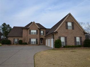 826 Crockett Loop N, Hernando, MS 38632