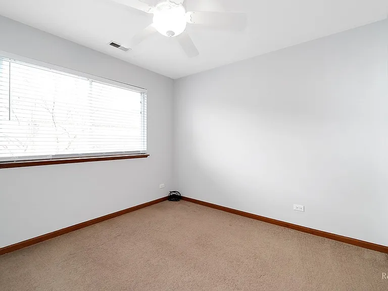 325 N Patriot Dr — Photo 9