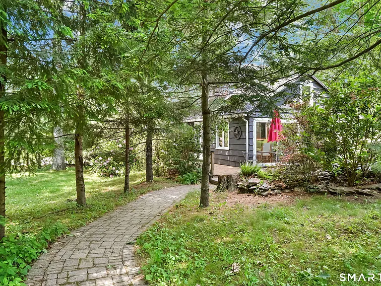 2 High Trail Rd — Photo 12