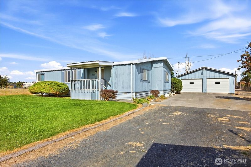 3rd image of 9664 NE Maple Drive