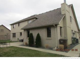 13211 Pearl Dr, Shelby Township, MI 48315