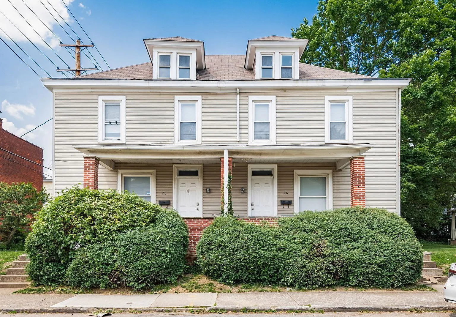 3 bed, 1.0 bath, $1,395 — Photo 1
