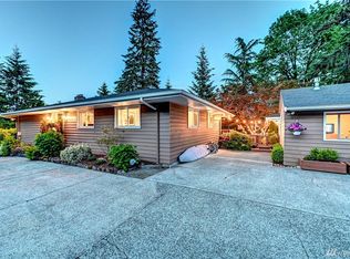 5555 NE 187th St, Kenmore, WA 98028