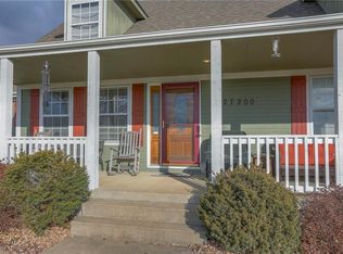 27200 E Bundschu Rd, Buckner, MO 64016