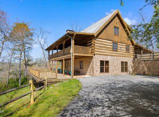 302 Beech Branch Rd, Gatlinburg, TN 37738
