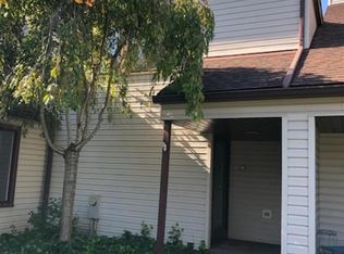 103 Old Meadow Dr, East Amherst, NY 14051