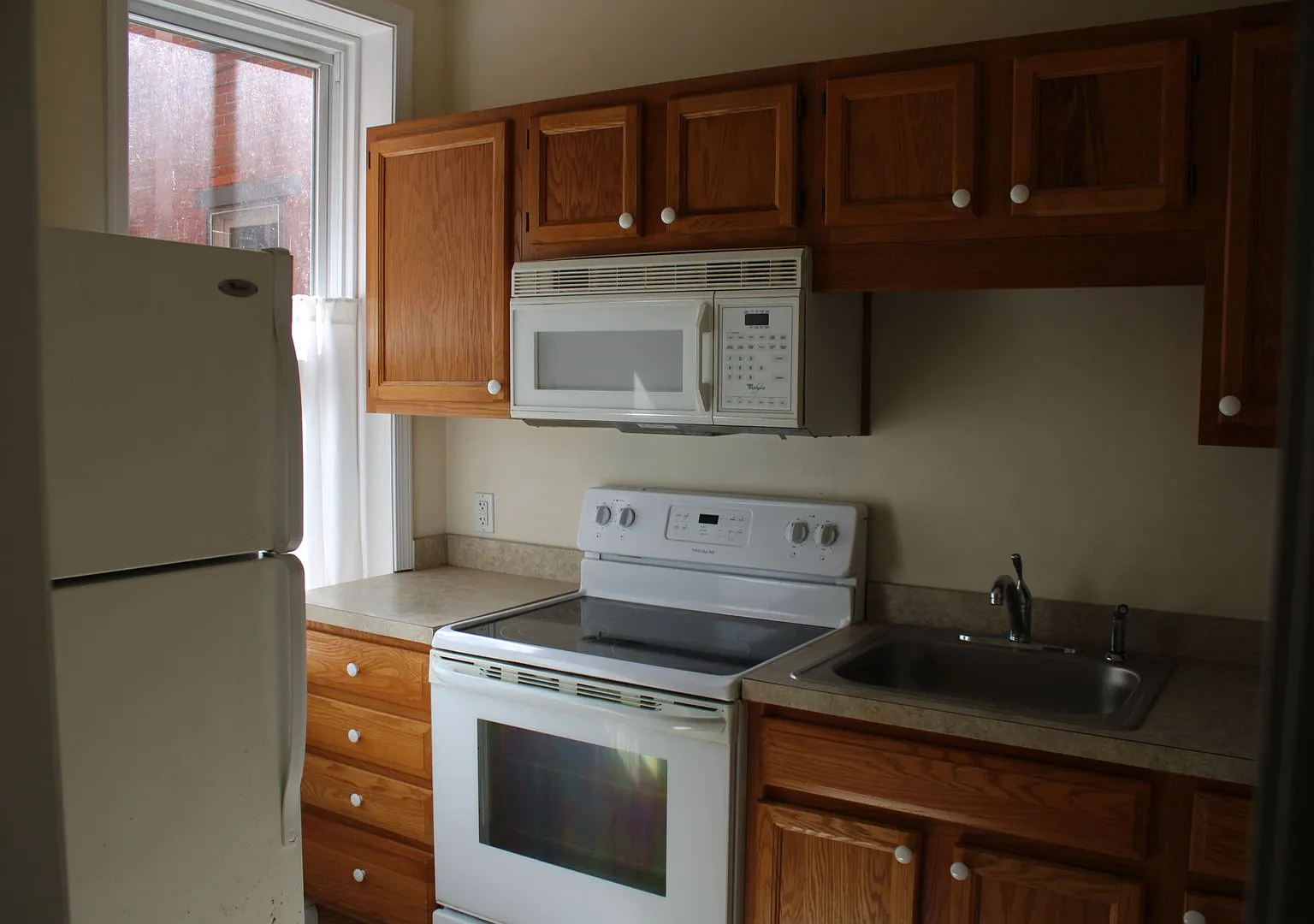 564 Race Street — Photo 4