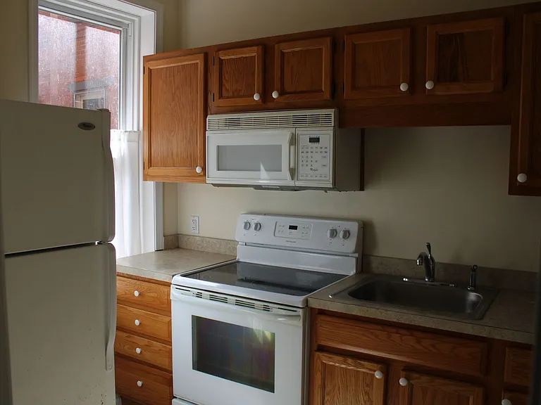564 Race St — Photo 4