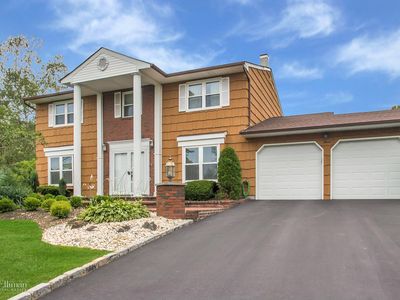 7 Majestic Dr, Dix Hills, NY, 11746