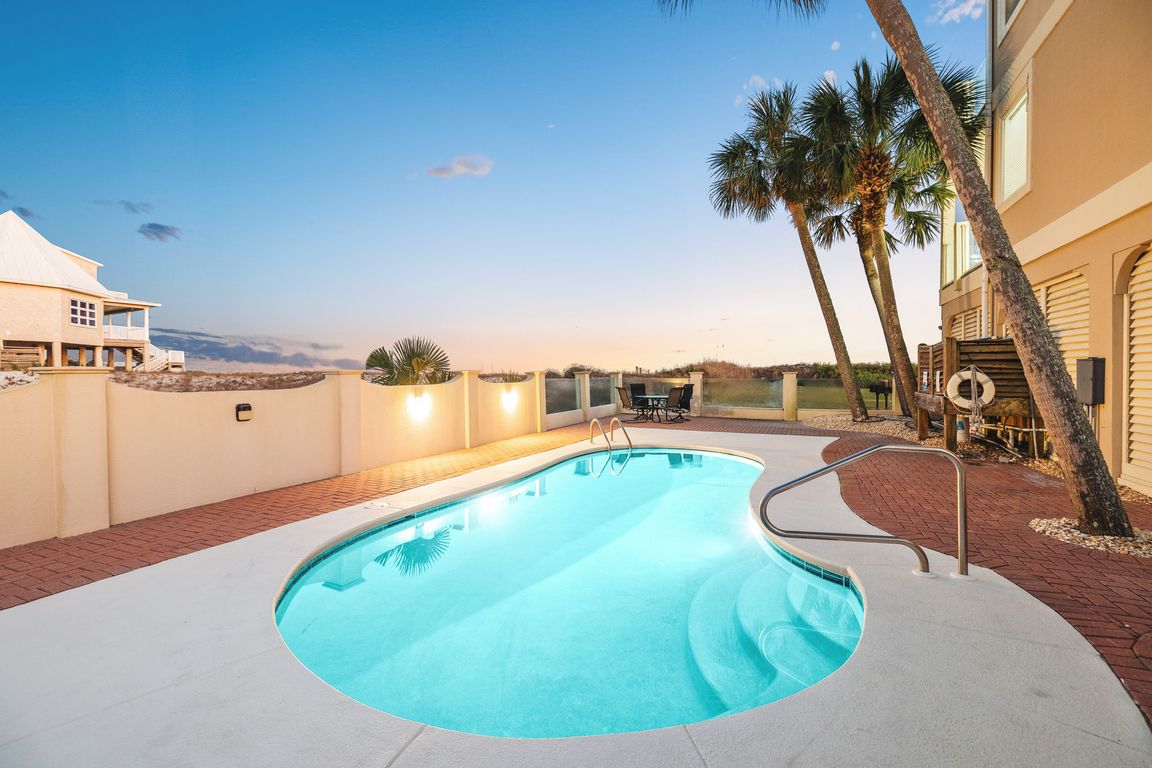 Array_1128EGulfBeachDr-28