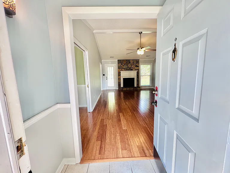116 Bibb Dr — Photo 2