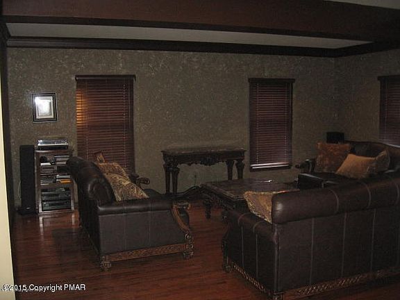 5th image of 211 Spyglass Ct