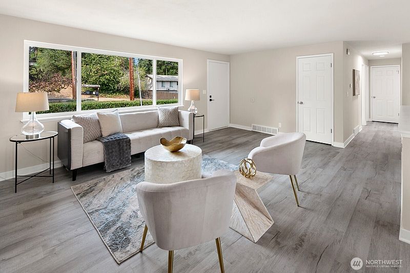 2nd image of 11213 NE 112th St