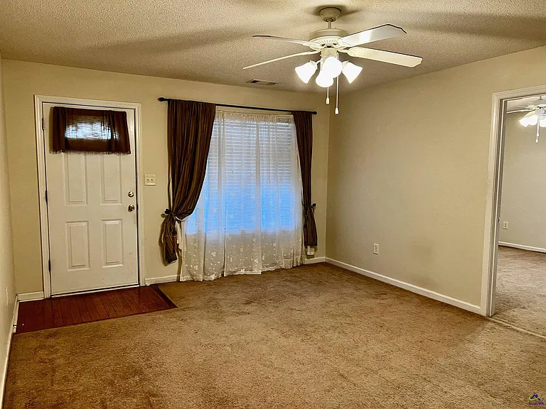 256 Katelyn Cir — Photo 5