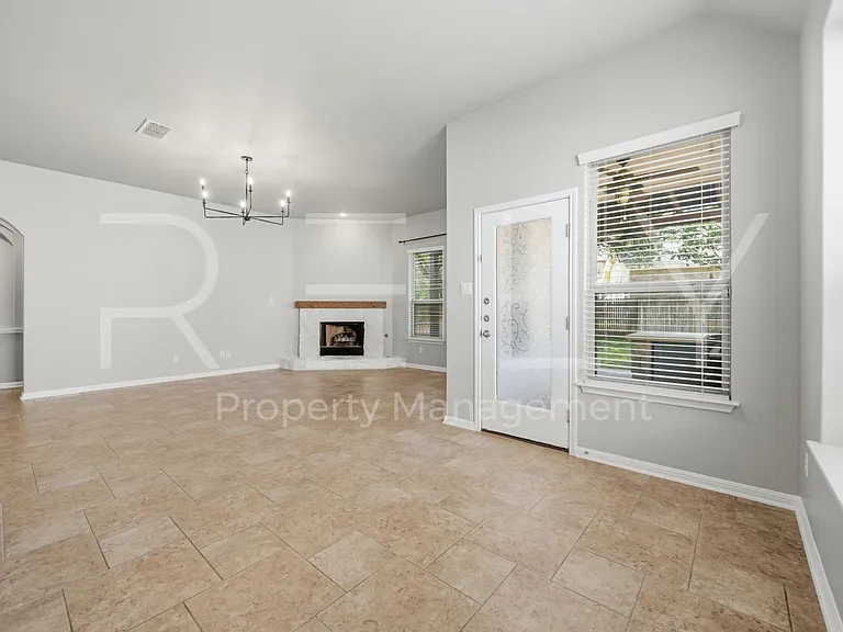 227 Choke Canyon Ln — Photo 14