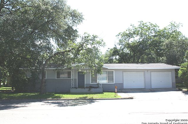1st image of 1374 Mistletoe Ave