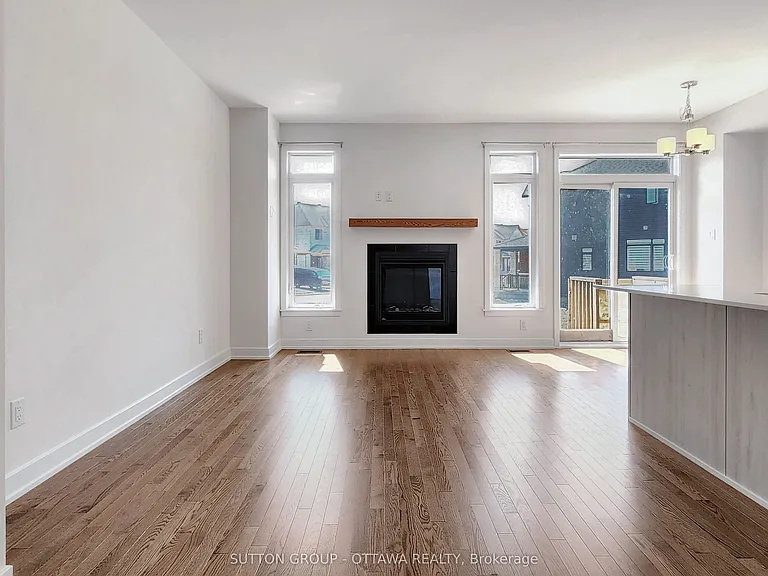 274 Darjeeling Ave — Photo 9