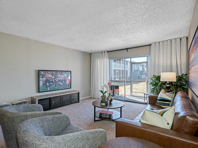 Enclave at Sabal Pointe Apartments — Photo 20