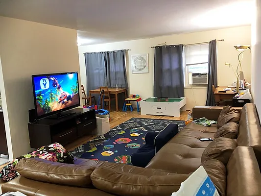Rented by Prime Realty | media 12