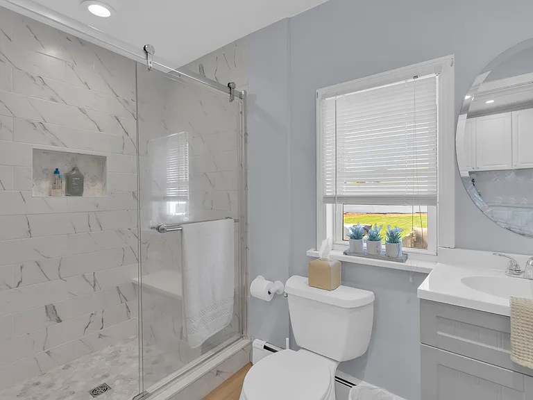 44 Hazelwood Ave — Photo 16