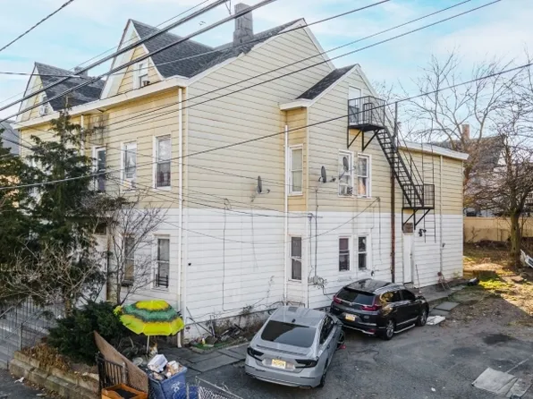 198 16Th Ave, Paterson City, NJ 07501