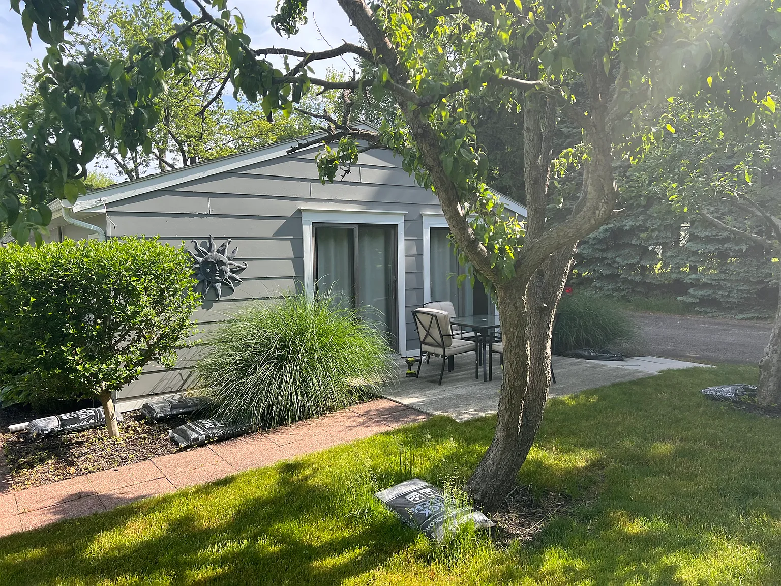3 bed, 990 sqft, $1,800 — Photo 4