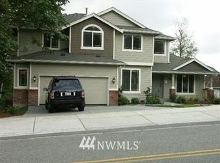 15927 Meadow Rd #5, Lynnwood, WA 98037