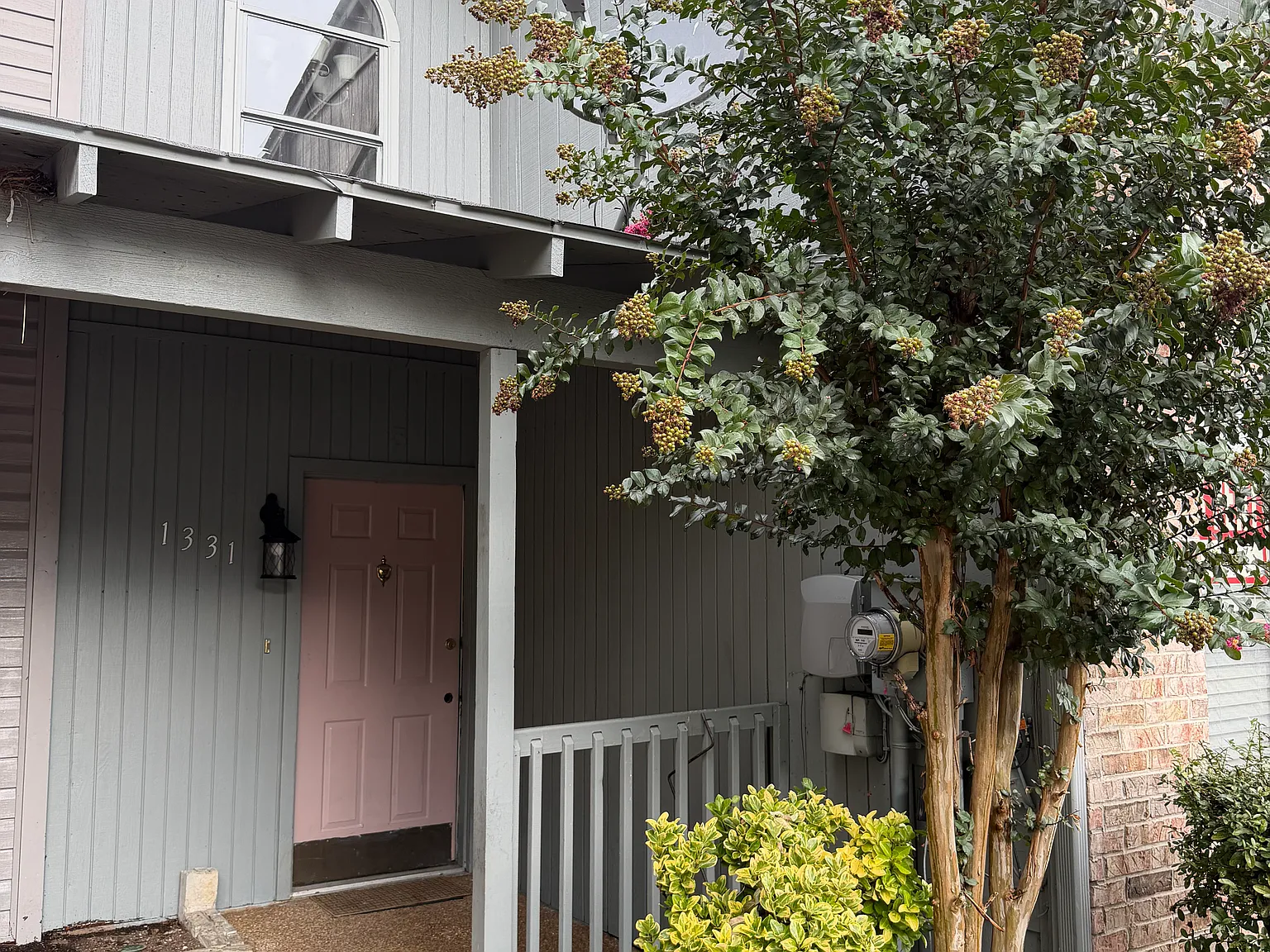 2 bed, 1100 sqft, $1,500 — Photo 2
