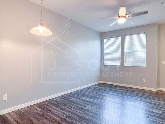 3rd image of 2216 E Hidalgo Ave