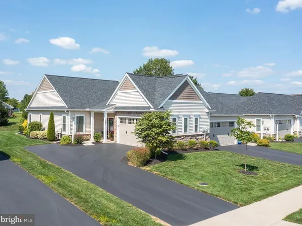 347 Pin Oak Dr, Lititz, PA 17543