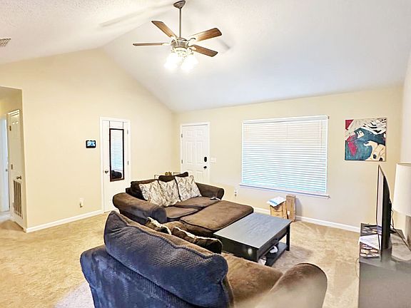 5th image of 1526 Woodcrest Cir