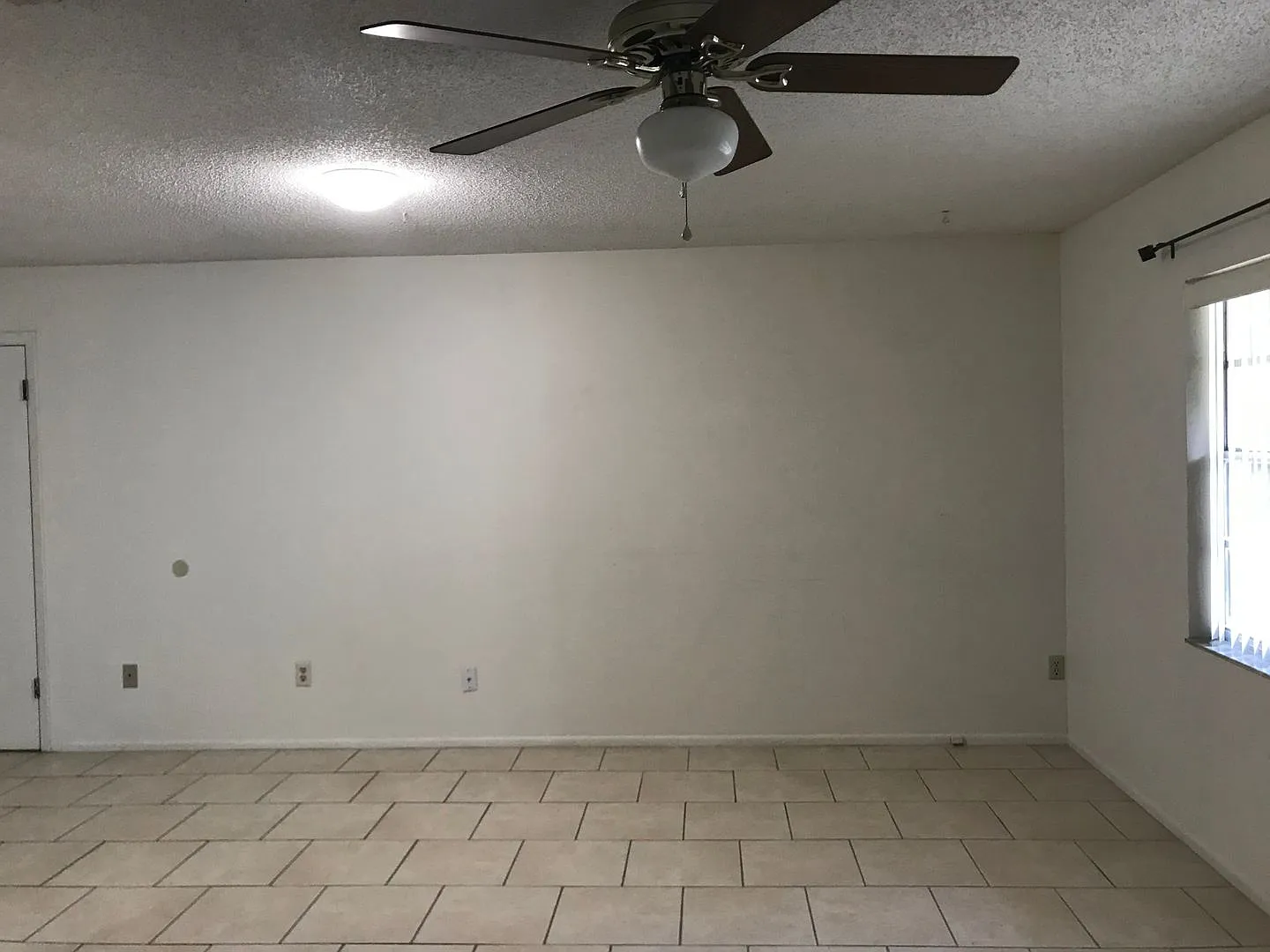 3 bedroom, 1 and 1/2 bath, 1 car garage, ready for occupancy-Orange City — Photo 3