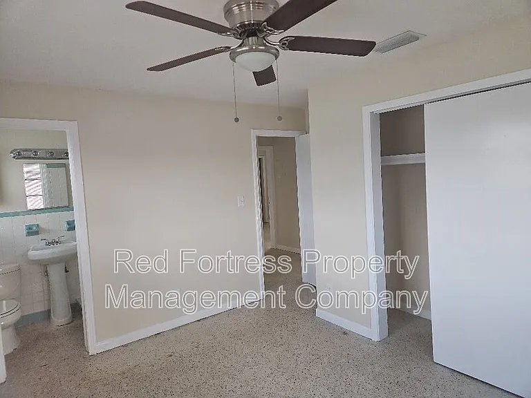 2530 Kennesaw St — Photo 11