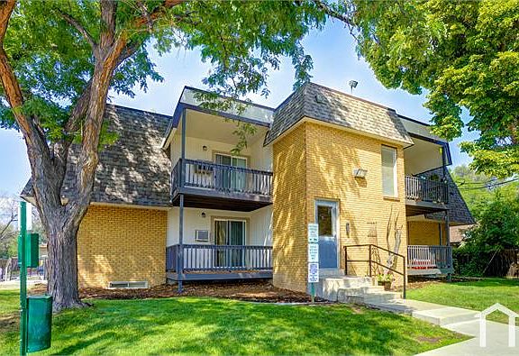2nd image of 1320 Zephyr St #1