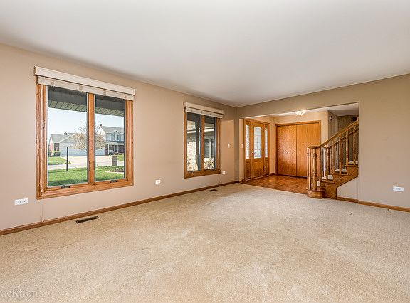 4th image of 1813 Harcourt Dr