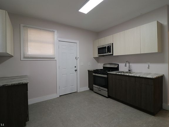 3rd image of 122 Montgomery Ave