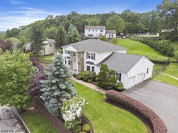 2nd image of 21 Howell Dr
