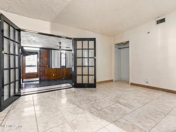 5840 BEGONIA Road, Jacksonville, FL 32209