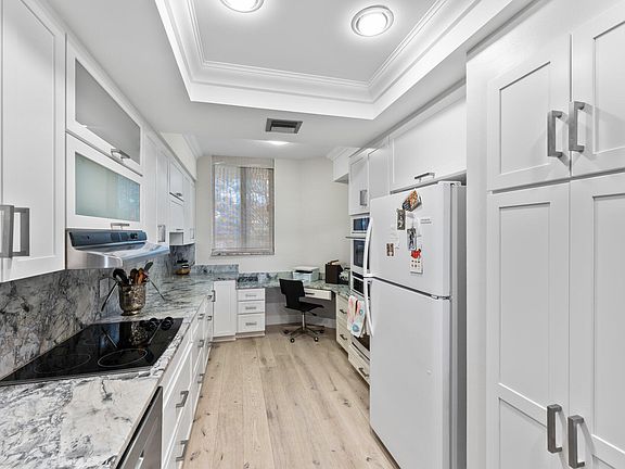4th image of 11370 Twelve Oaks Way Way #316